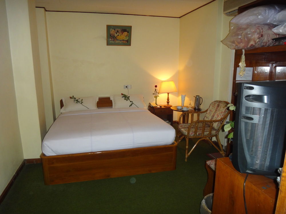 Chit Sayar Hotel Yangon Eksteriør bilde